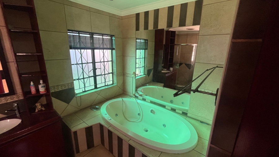 3 Bedroom Property for Sale in Protea Park North West